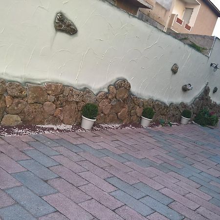 Casa Vacanza Giulia Budoni Bagian luar foto