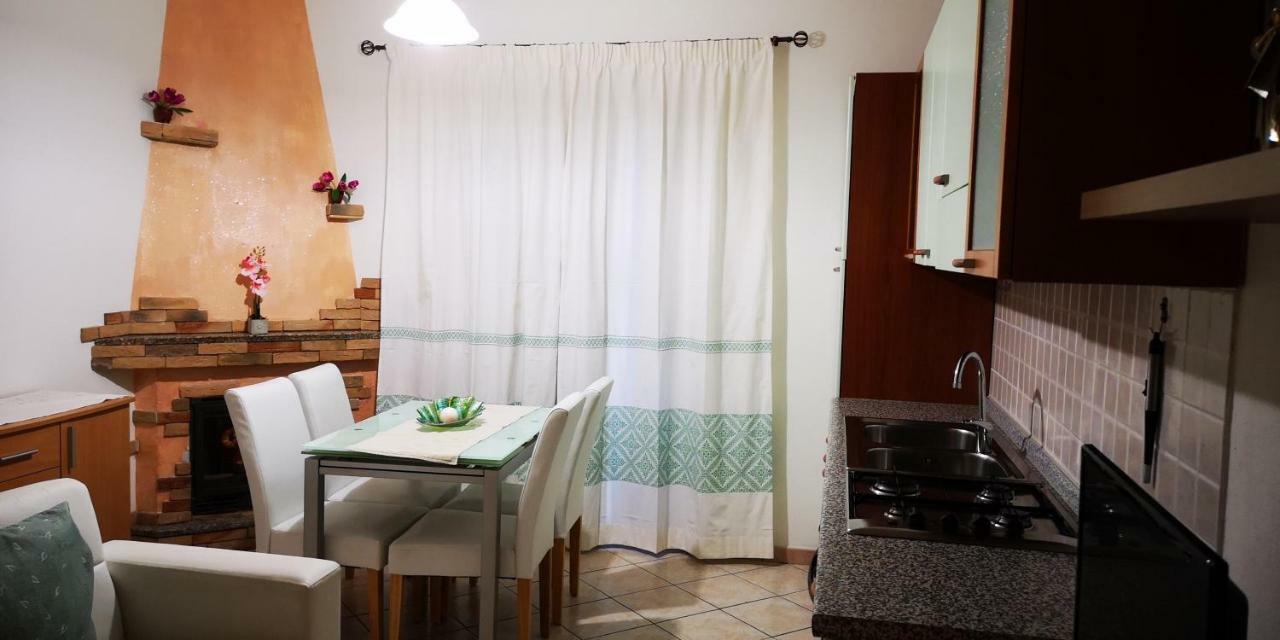 Casa Vacanza Giulia Budoni Bagian luar foto