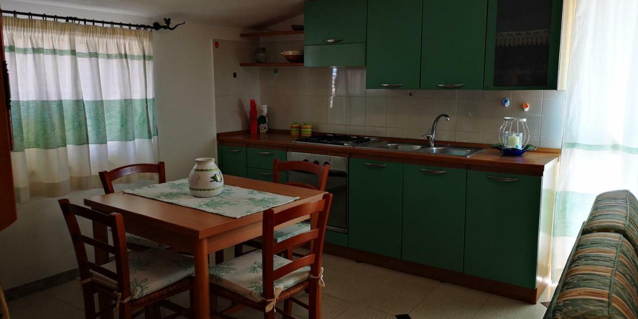 Casa Vacanza Giulia Budoni Bagian luar foto